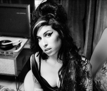 Amy Winehouse.